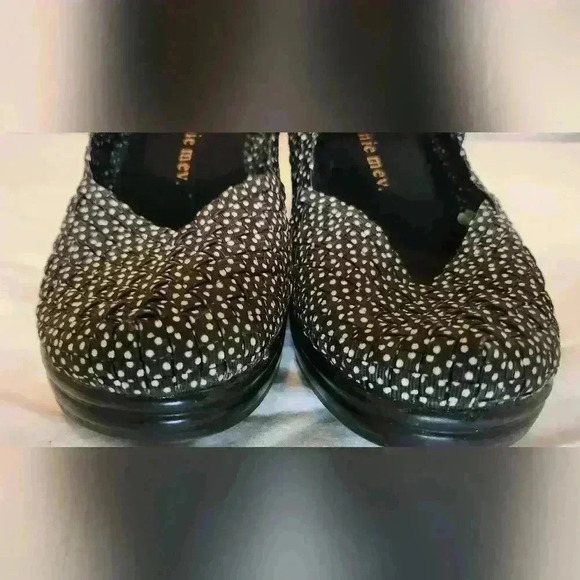 BERNIE  MERV CLOS TOE PUMPS - Picture 6 of 7